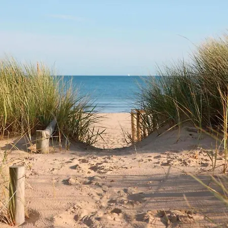 By Sea And Dunes With Terrace, Cleaning Included * Oostduinkerke