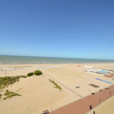 By Sea And Dunes With Terrace, Cleaning Included