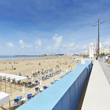 By Sea And Dunes With Terrace, Cleaning Included *