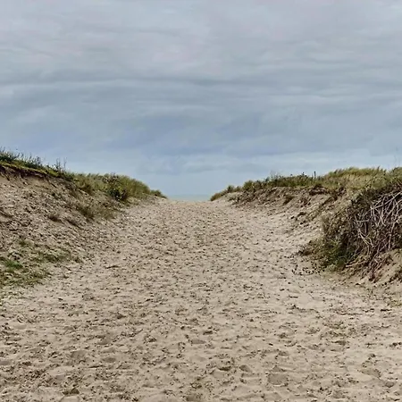 By Sea And Dunes With Terrace, Cleaning Included