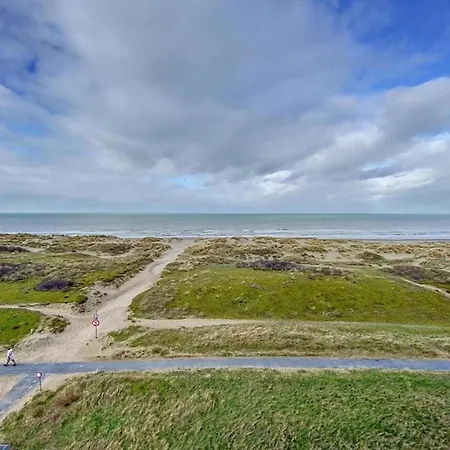 By Sea And Dunes With Terrace, Cleaning Included Апартаменты *